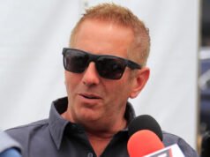 La familia de dos personas que murieron en el accidente aéreo de Greg Biffle presenta una demanda por muerte por negligencia contra el patrimonio del ex piloto de NASCAR
