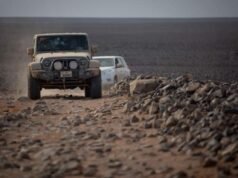 Las fuerzas libias arrestan en el puesto de control de Sirte a 10 activistas de un convoy terrestre a Gaza