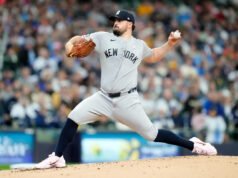 Carlos Rodón de los Yankees tiene problemas en su debut en 2026, los Cerveceros ganan con el jonrón de Brice Turang