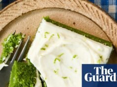 Bizcocho primaveral de espinacas con glaseado de queso crema de Helen Goh – receta | Alimento