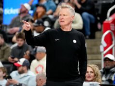 Según los informes, Steve Kerr acepta un contrato de dos años con los Warriors después de los rumores de salida y sigue siendo el entrenador mejor pagado de la NBA.
