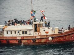 Israel expulsa a dos activistas de la flotilla humanitaria de Gaza