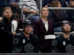 Jessica Campbell, la primera entrenadora de la NHL, que deja Kraken después de 2 años como entrenadora asistente