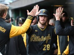 Los Piratas empatan récord de la MLB con 7 bases por bolas consecutivas ante los Rojos