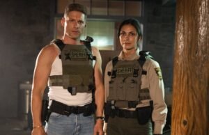 Matt Lauria de Sheriff Country se burla del romance de la temporada 2 de Mickey y Boone