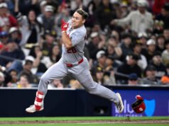 JJ Wetherholt de los Cardinals conecta un grand slam de las Pequeñas Ligas en la victoria sobre los Padres, capitalizando el error de Fernando Tatís Jr.
