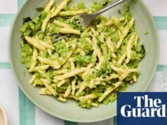 Receta de Meera Sodha para un trofie de frijoles picados con menta y limón | Verduras