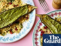 Recetas de Honey & Co de berenjenas con tahini y bolas de pescado verdes | Alimento