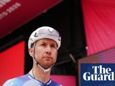 El principal prospecto de sprint de Australia, Kaden Groves, abandona el Giro de Italia debido a lesiones en un accidente | Gira por Italia
