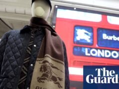 El bolso Cotswolds de Burberry valorado en £2.000 alcanza el “punto óptimo” entre los estadounidenses | Grupo Burberry
