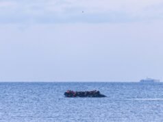 La migración neta del Reino Unido se reducirá a la mitad en 2025 para dar impulso al asediado Starmer