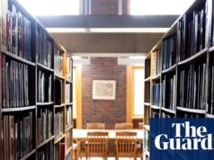 Informe muestra que los libros de no ficción prohibidos se duplican respecto al año escolar pasado en EE. UU. | Libros