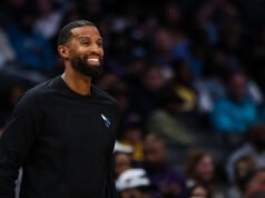 Los Hornets extienden al entrenador en jefe Charles Lee después de la mejor temporada de la franquicia en 10 años