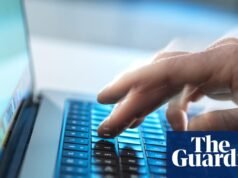 “Vergonzoso y humillante”: los solicitantes de empleo en el Reino Unido comparten su frustración con las entrevistas de IA | IA (inteligencia artificial)