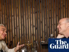 Cenar al otro lado de la división: “No veo por qué alguien se sentiría incómodo con las banderas nacionales” | vida y estilo