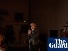 ‘Es un poco emotivo’: Paul McCartney toca nuevas canciones para los fans de Abbey Road | Pablo McCartney