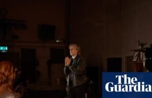 ‘Es un poco emotivo’: Paul McCartney toca nuevas canciones para los fans de Abbey Road | Pablo McCartney