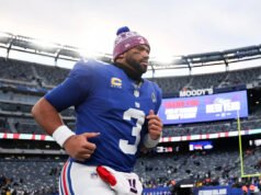 Russell Wilson dice que está dividido entre firmar con los Jets o aparecer en televisión