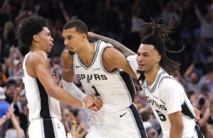 En un crucial Juego 4 de la WCF, estos jóvenes Spurs se apoyan en lo que los trajo aquí: la defensa.