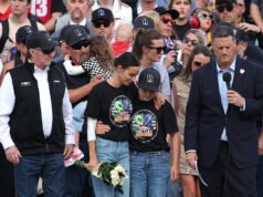 NASCAR rinde homenaje a Kyle Busch en la Coca-Cola 600 con su viuda, Samantha, sus hijos, sus padres y su hermano, Kurt