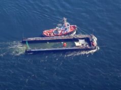 Un convoy alemán de rescate de ballenas se dirige al punto de liberación del Mar del Norte