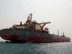 Yemen dice que hombres armados se apoderan de un petrolero que se dirigía a aguas somalíes