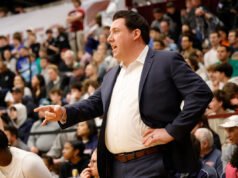 ¿Tiene prohibido participar en un torneo? La lucha por el poder que sacudió el baloncesto de las escuelas secundarias de Nueva York