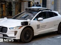 Miles de robotaxis Waymo retirados del mercado por riesgo de entrar en carreteras inundadas