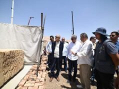 Arqueólogos coreanos y egipcios descubren antiguos bloques de puertas de templos durante trabajos de restauración en Luxor
