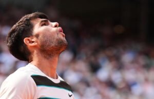 Carlos Alcaraz se retira de Wimbledon por lesión en la muñeca