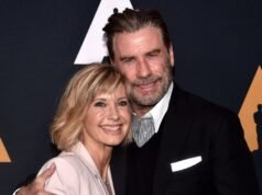 El libro de Olivia Newton-John alega un romance al estilo de John Travolta