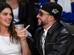 Bad Bunny besa a Kris, la mamá de Kendall Jenner, en la Met Gala 2026