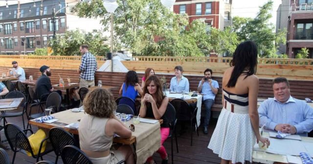 GettyImages-150321079What-Is-Farm-to-Table-How-the-Movement-Connects-Farms-and-Food-e1779473497256.j.jpeg