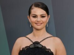 Selena Gomez usó estas asequibles pantuflas para interior y exterior