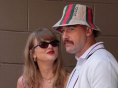 Taylor Swift y Travis Kelce se dan la mano durante una cita en Londres