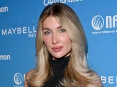 Kate Cassidy se sintió ‘ridiculizada’ después de que la TSA cuestionara su pasaporte