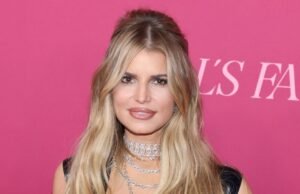 Jessica Simpson defiende volar en 1ª clase con niños en el autocar