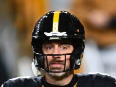 Aaron Rodgers luce anillo de bodas en medio de intriga por su esposa