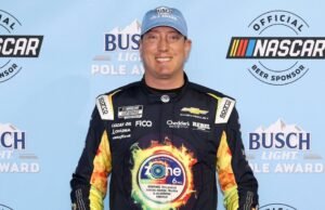 El equipo de Kyle Busch honra al corredor en Charlotte Motor Speedway