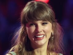 Taylor Swift vista con sus padres y su hermano Austin en Nueva York