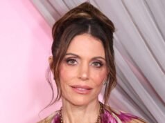 Bethenny Frankel caminó kilómetros con estas elegantes y esponjosas chanclas