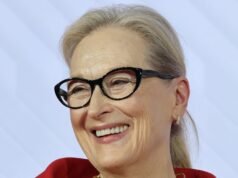 El estilo de bolso negro con asa superior de Meryl Streep cuesta $ 30 en Amazon