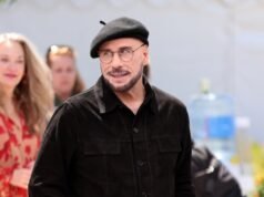 John Travolta sobre su look viral en Cannes con boina y gafas