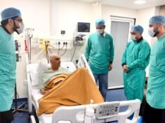 Rashid Khan y Mohammad Nabi se reunieron con el enfermo Shapoor Zadran y rezaron por su recuperación.