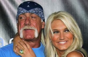 Brooke Hogan defiende foto en bikini mientras llora a su padre Hulk Hogan