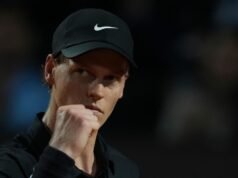 Sinner se acerca a la final del Abierto de Italia antes de que la lluvia detenga el choque con Medvedev
