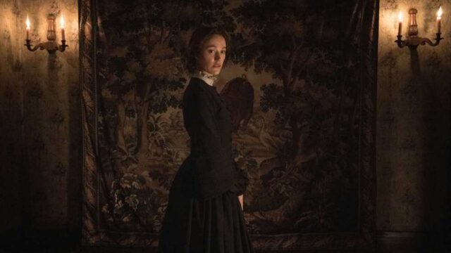 Maika-Monroe-in-VICTORIAN-PSYCHO-Courtesy-Bleecker-Street.jpg