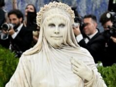 Heidi Klum impacta en la Met Gala 2026 con el conjunto “Living Sculpture”