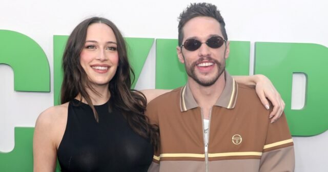 Pete-Davidson-and-Elsie-Hewitt-GettyImages-2227300647.jpg