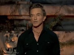 El presentador de Survivor, Jeff Probst, reacciona en medio de una reacción violenta por el error